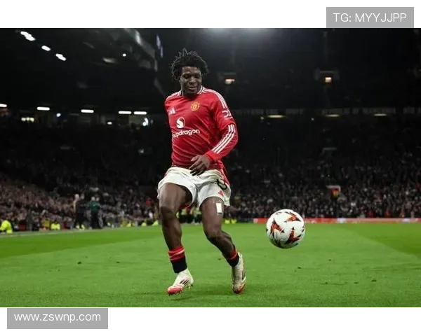 曼联官推发布海报为多古庆祝21岁生日送上祝福